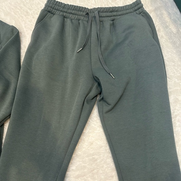 Green Shacket with matching joggers two piece set - Picture 2 of 3